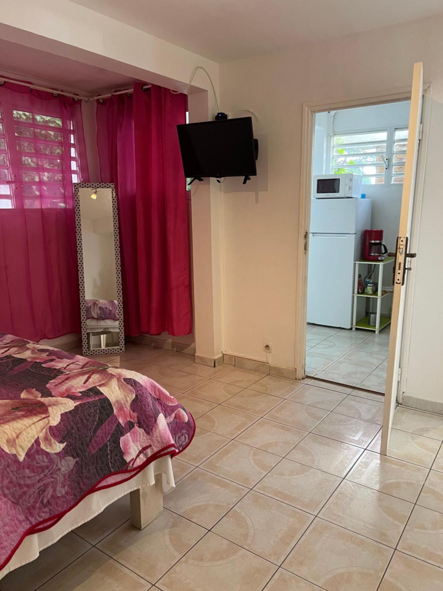 Location Tropical Apartment Сен-Ан Екстериор снимка