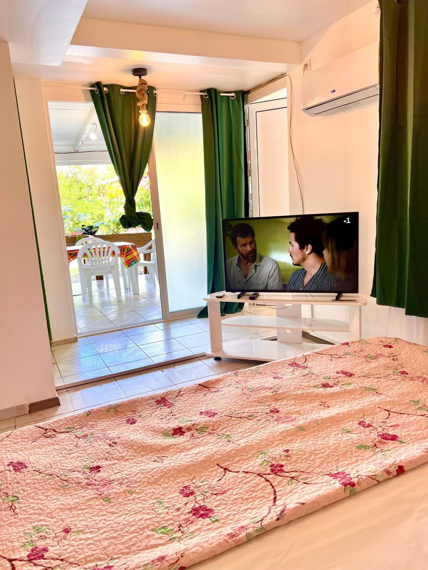 Location Tropical Apartment Сен-Ан Екстериор снимка